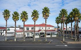 Tuakau Hotel